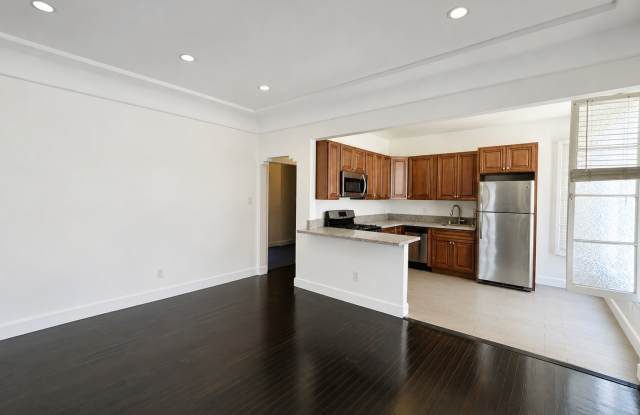 215 Elm Gallery 4