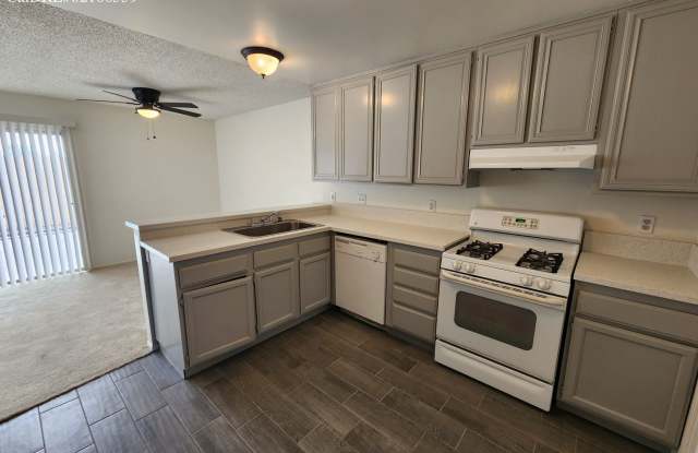 Price Lowered! Montclair 3 bedroom Townhouse Gallery 4