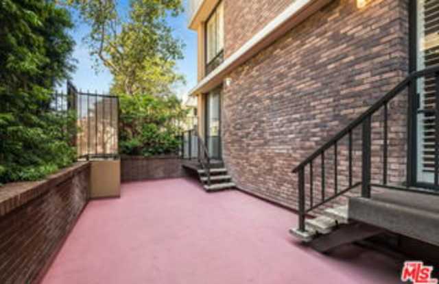 211 South Spalding Drive - 211 South Spalding Drive, Beverly Hills, CA 90212