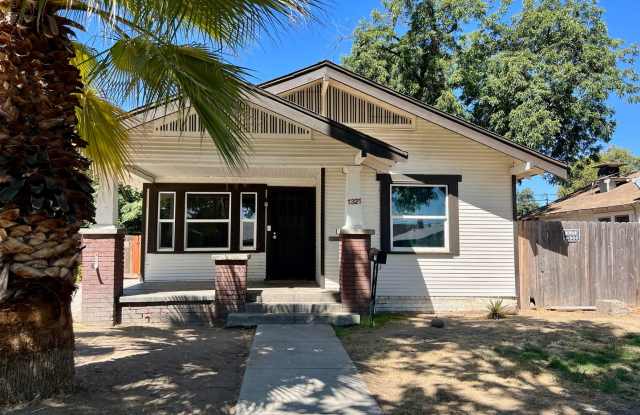 Charming 3 Bed / 2 Bath Home in the Tower District photos photos Charming 3 Bed / 2 Bath Home in the Tower District photos photos