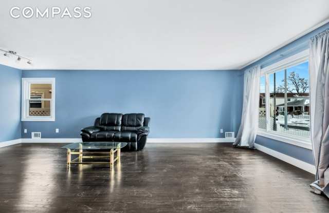 27 Madison Avenue Gallery 2