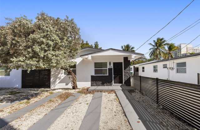 1445 NW 34th St photos photos