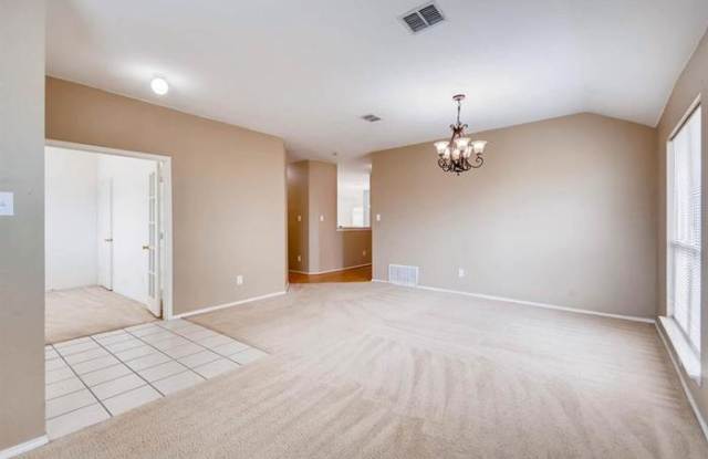 1031 Cove Hollow Drive Gallery 3