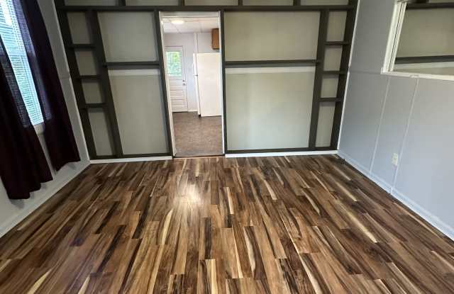 219 W. 2nd Street, Apt. C Gallery 3