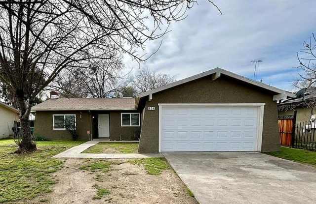 Renovated 3 Bed/ 2Bath Home - 824 Wessmith Way, Madera, CA 93638