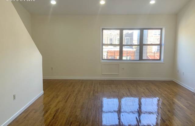 268 East 39th Street Gallery 3