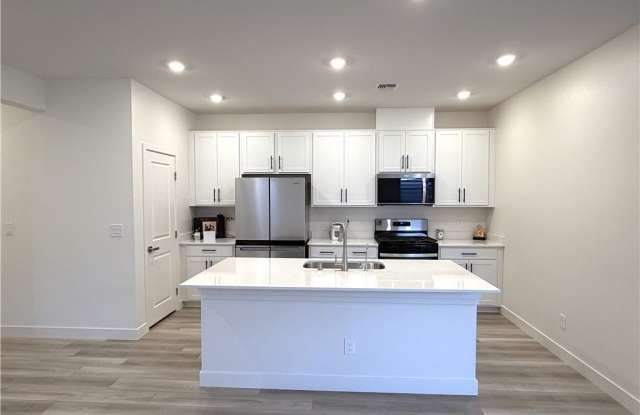 4212 Zilker Park Avenue Gallery 4