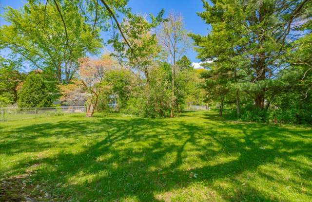 Move in Ready Hill Farms Ranch! - 122 South Whitney Way, Madison, WI 53705