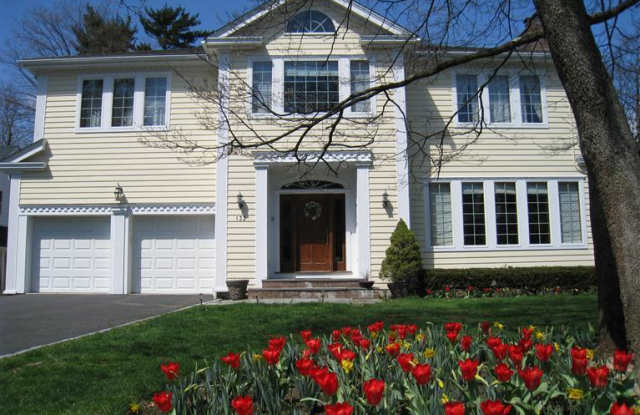 133 Brewster Road - 133 Brewster Road, Scarsdale, NY 10583