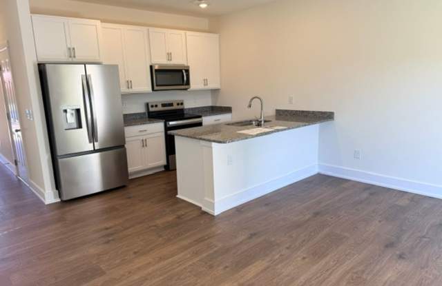 Seymour 37865 - 3 bedroom 2.5 bath townhome - call Troy Adams 865-233-6949 Gallery 4