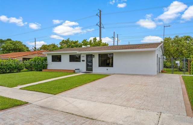 5110 SW 106th Ave Gallery 2