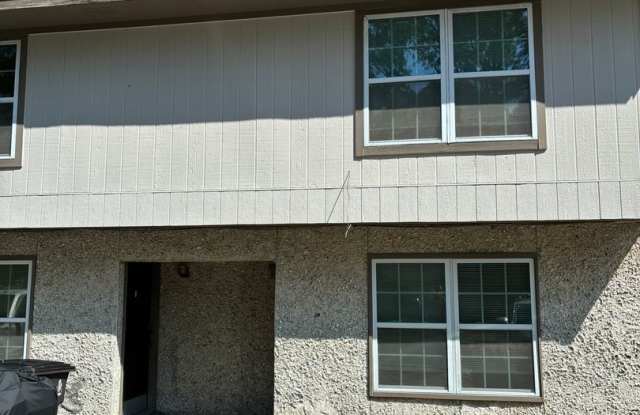 695 Douglas Unit C Gallery 1
