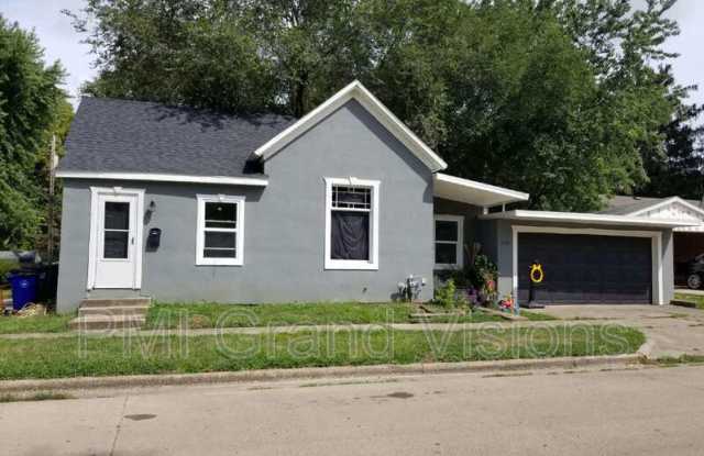 140 N 17th St - 140 North 17th Street, Decatur, IL 62521
