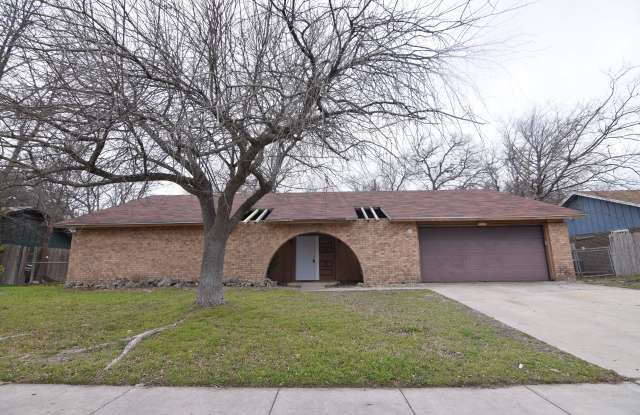 406 W Voelter Ave photos photos
