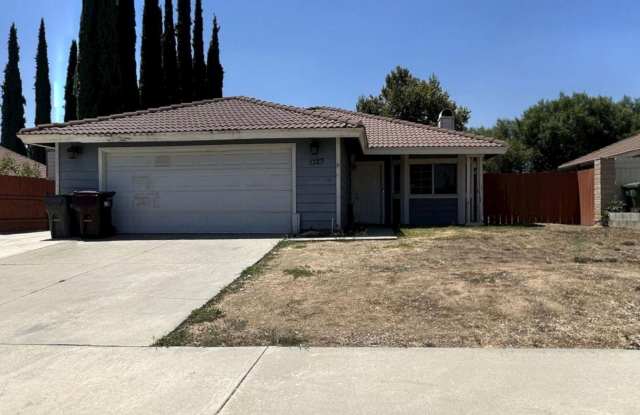 Charming 3 Bedroom 2 Bath Home in Beaumont Available Now! photos photos