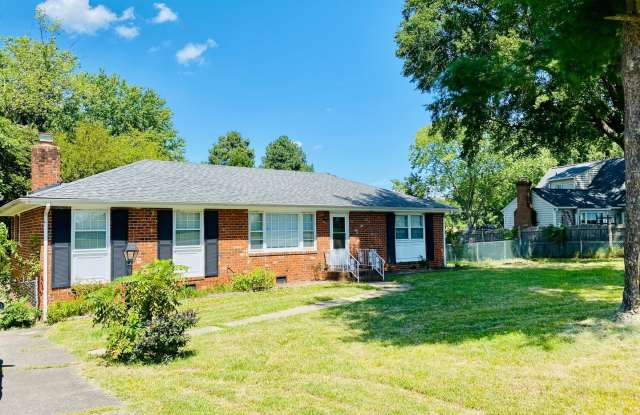 Adorable 3 bdrm/1.5 bath House Conveniently Located in Mechanicsville Near Cold Harbor! photos photos