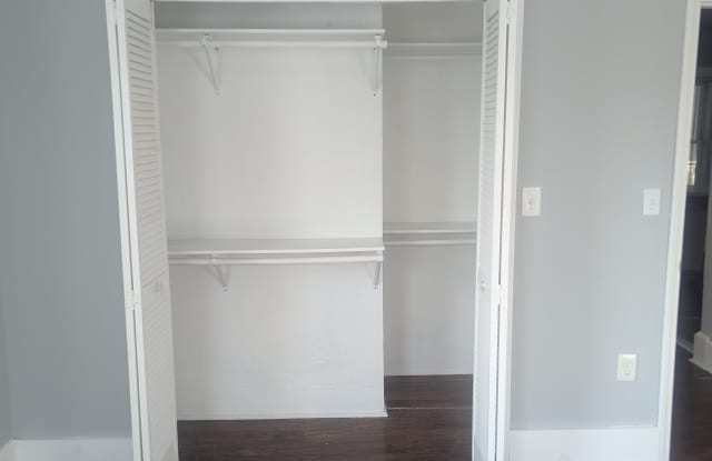 24 Banks St Gallery 1