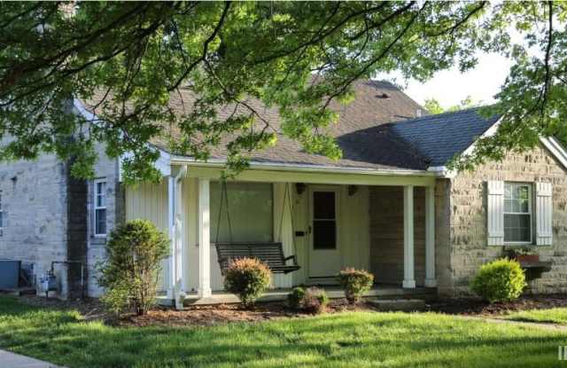 916 E Maxwell Lane - 916 East Maxwell Lane, Bloomington, IN 47401 916 E Maxwell Lane - 916 East Maxwell Lane, Bloomington, IN 47401