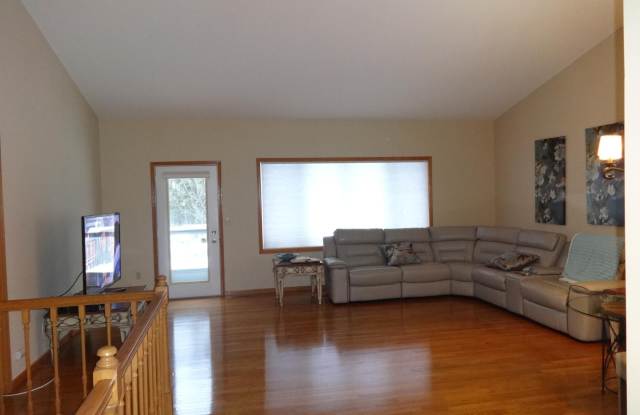 16635 42nd Avenue N Gallery 3