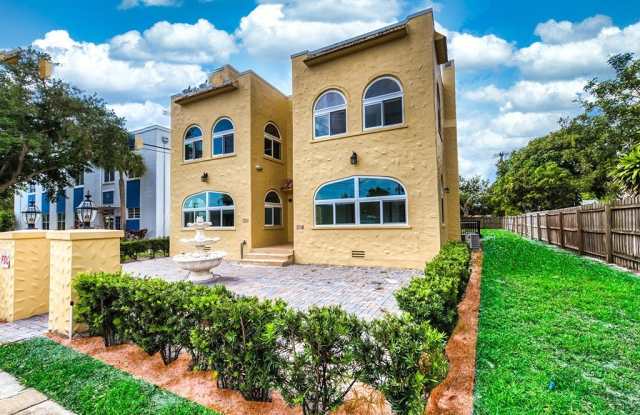 1429 19th Place unit: 4 photos photos