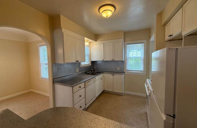 3 Bed, 1 Bath Single-Family Home in Quiet Cul-de-Sac – Pet Friendly! Gallery 4