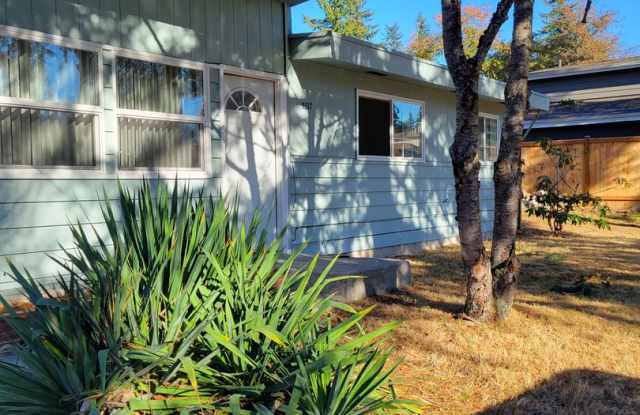 Ready NOW -Cute 3 Bedroom Home with Large Yard off 196th in Lynnwood- - 5317 191st Street Southwest, Lynnwood, WA 98036