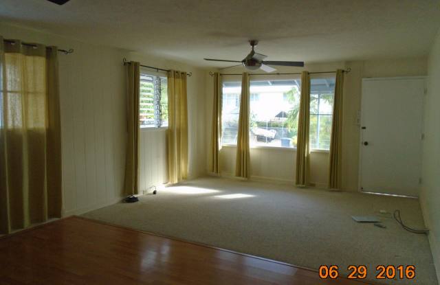 Pet Friendly Kailua House with Fenced Yard and A/C - 1422 Lekeona Street, Honolulu County, HI 96734