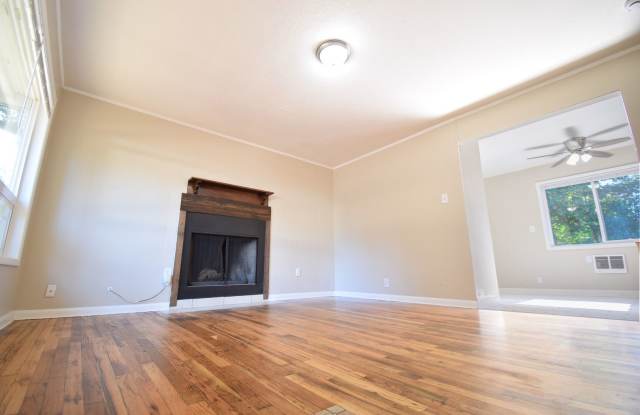 3 Bedroom 1Bath House, Quiet neighborhood with park across the street Gallery 3