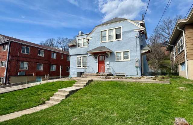 6 bed/2 bath on Probasco St., Mins. from UC for Only $700/pp ($4200/mo)! $250 SIGN ON BONUS FOR LTO!!! photos photos