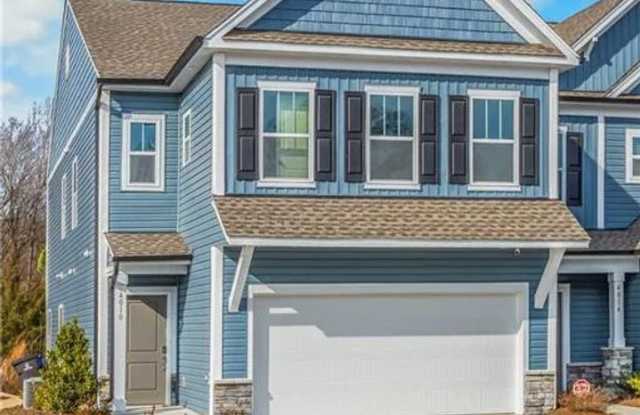 Spacious 3-Bedroom Townhome with Private Patio, Central HVAC & In-Unit Laundry Hookups photos photos