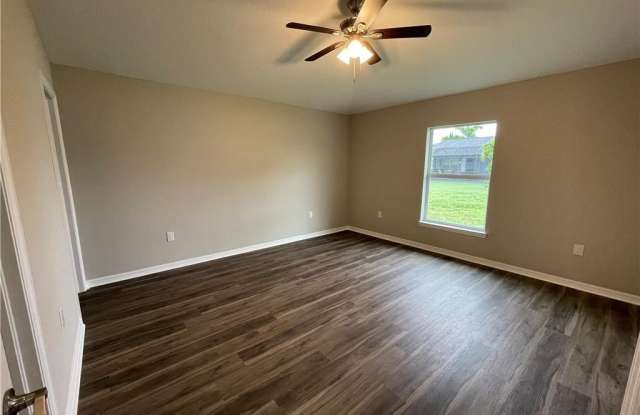 2132 NW 7th Ave lot: 28 Gallery 4
