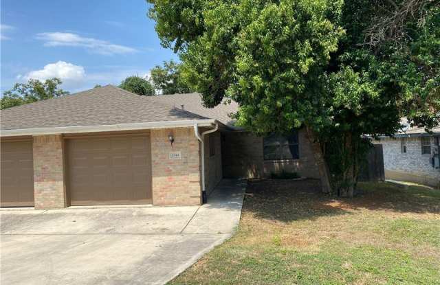 2744 N Heynis Gallery 2