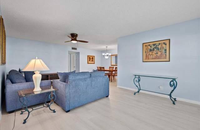 220 COUNTRY Lane Gallery 3