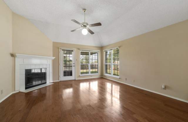 8027 Donshire Drive Gallery 4