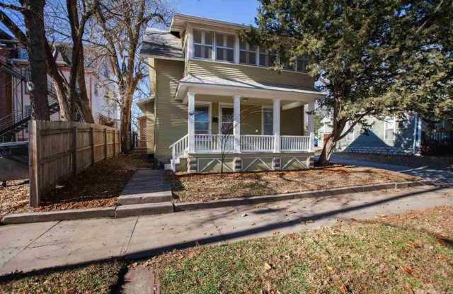 PRIME LOCATION - JUST BLOCKS FROM KSU + AGGIEVILLE! - 911 North 11th Street, Manhattan, KS 66502