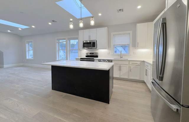 Newly Constructed 3-bed, 2-bath in Brighton Gallery 3