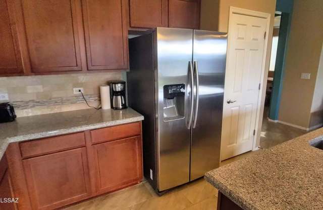 8431 N Douglas Fir Drive Gallery 4