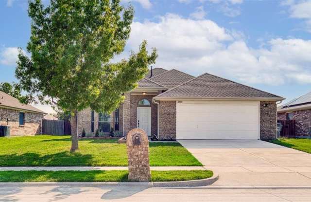 2108 Shady Bend Circle - 2108 Shady Bend Circle, Little Elm, TX 75068