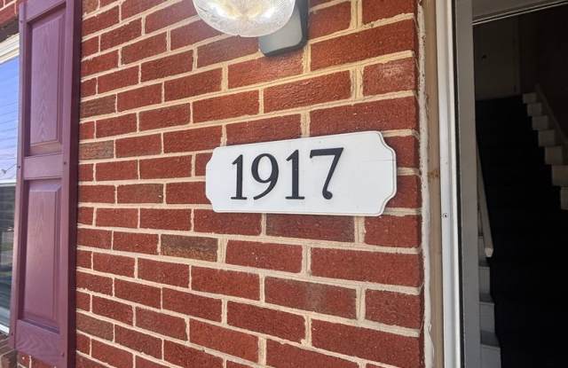 Duplex with 2 Bedrooms and 2 Bath - Move In Ready Gallery 3
