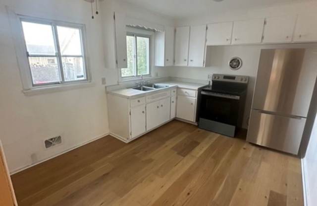 Move-in Ready Single Family Home For Rent - 254 Ernst Street, Rochester Gallery 3