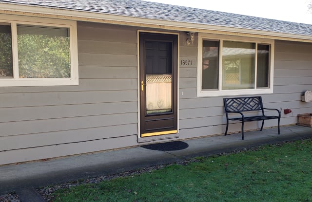 13571 SE Oatfield Rd - 13571 Southeast Oatfield Road, Oak Grove, OR 97222