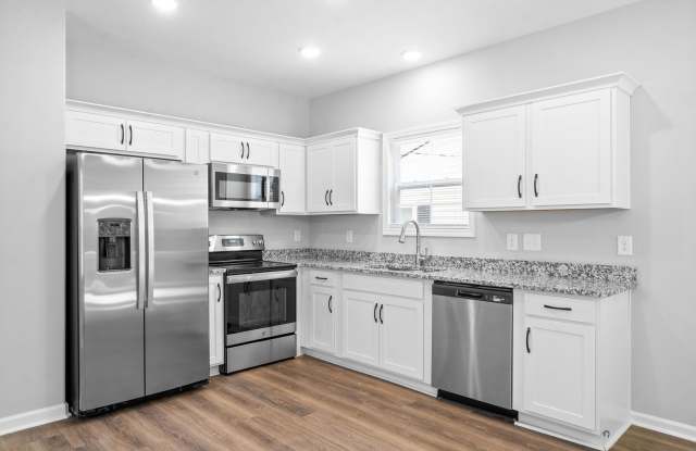 4 Bedroom Home For Rent Near Downtown Clarksville! photos photos