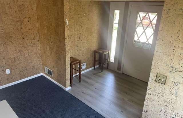 256 Lawrence Avenue Gallery 2