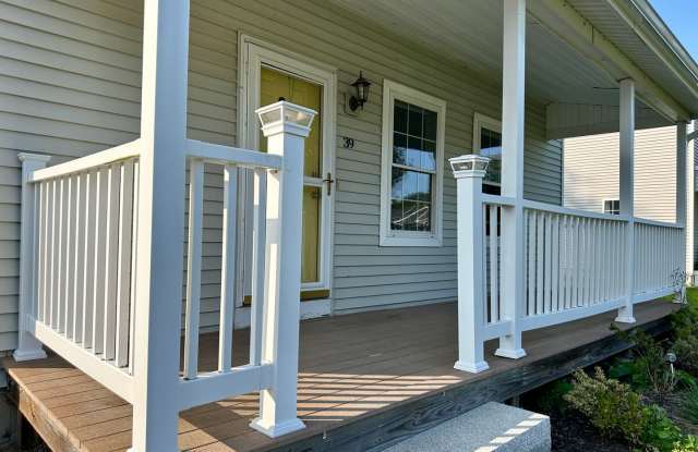 Like New 3BR, 1.5 bathroom Colonial For Rent Gallery 3