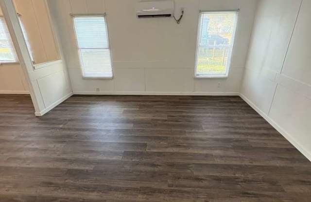 736 Green Acres Ln photos photos