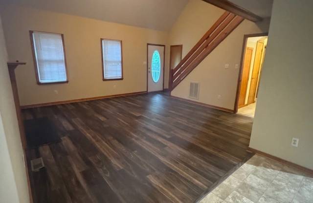 2490 Three Bridge Rd Gallery 4