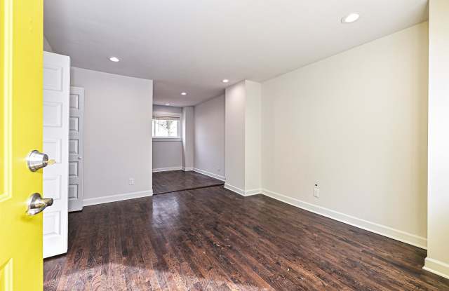 215 South Gardner AvenueUnit 4 Gallery 3