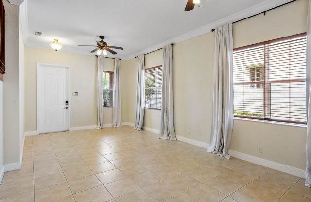 1028 Grove Park Circle Gallery 4