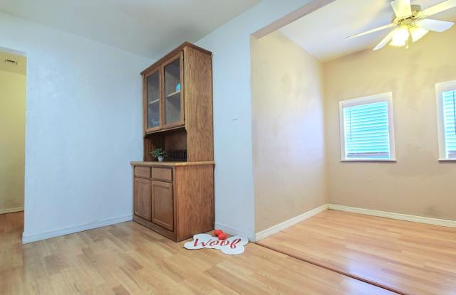 3512 North Holman Court Gallery 4