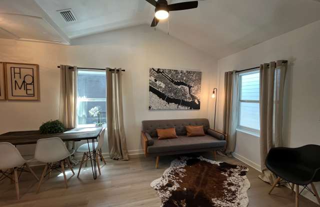 814 E Robson St photos photos